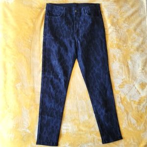 Joe's Jeans Black Leppard Pattern Size 31